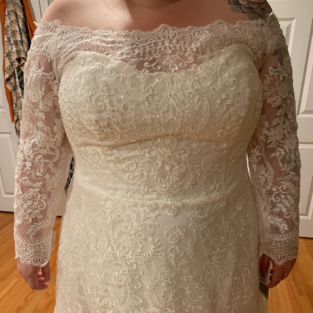 Oleg Cassini BRAND NEW